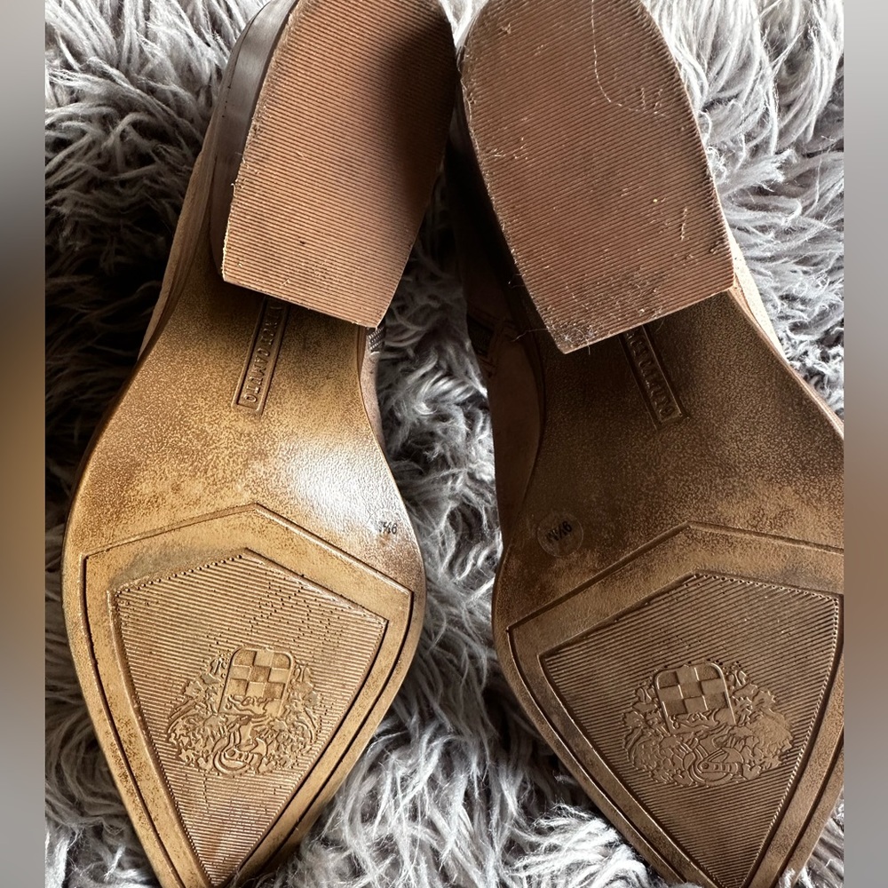 Vince Camuto Grendan Ankle Boots in Tan Suede Size 9.5 - Picture 5 of 11